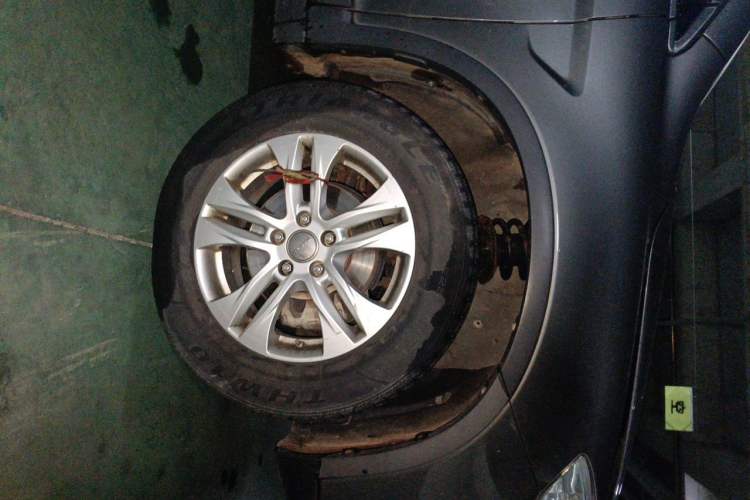 Used Haval H6 2014 Sport Version 1.5T Manual Two-Wheel Drive Elite Edition Right Front Wheel Hub