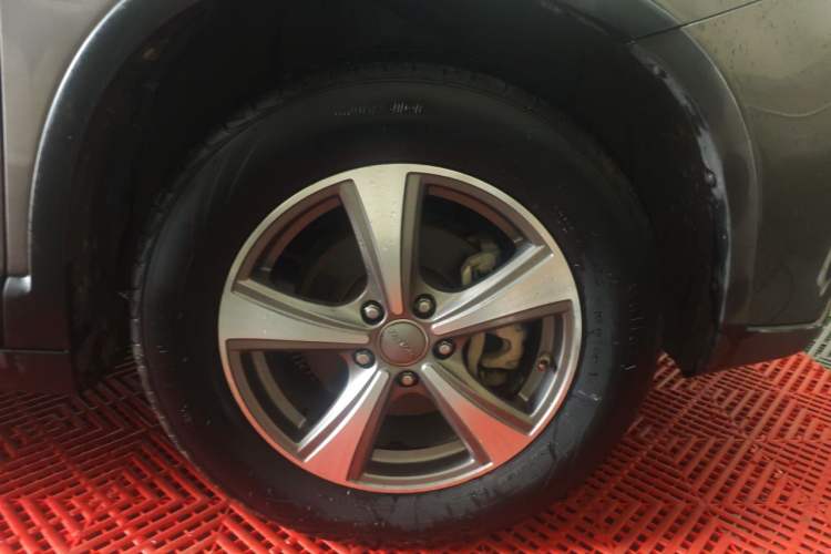 Used Haval H6 2014 Sport Version 1.5T Manual Two-Wheel Drive Elite Edition Right Front Wheel Hub