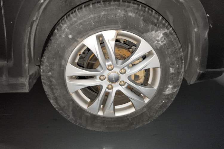 Used Haval H6 2014 Sport Version 1.5T Manual Two-Wheel Drive Elite Edition Right Front Wheel Hub