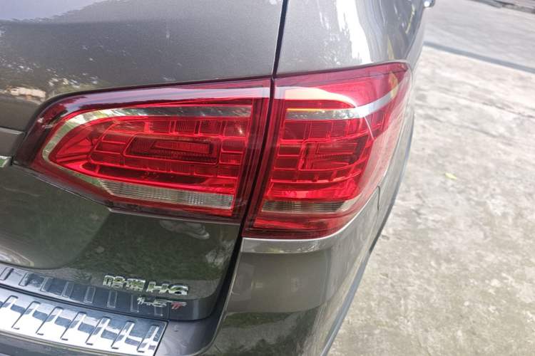 Used Haval H6 2014 Sport Version 1.5T Manual Two-Wheel Drive Elite Edition Right Rear Taillight