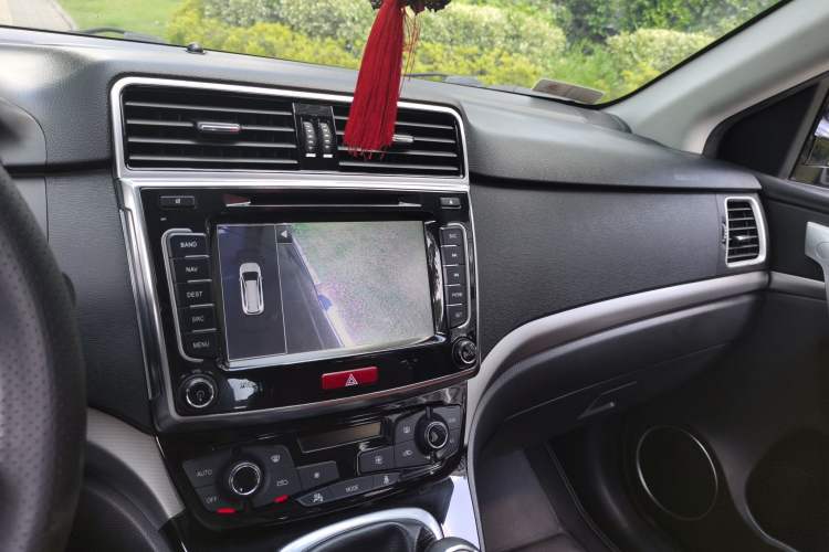 Used Haval H6 2014 Sport Version 1.5T Manual Two-Wheel Drive Elite Edition Audio And AC Panel