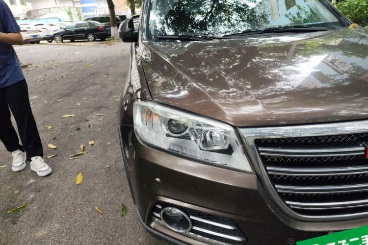 Used Haval H6 2014 Sport Version 1.5T Manual Two-Wheel Drive Elite Edition Right Front Headlight