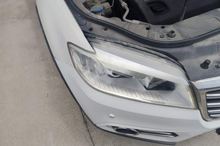 Used Haval H6 2014 Sport Edition 2.4L Automatic Elite Model Right Front Headlight
