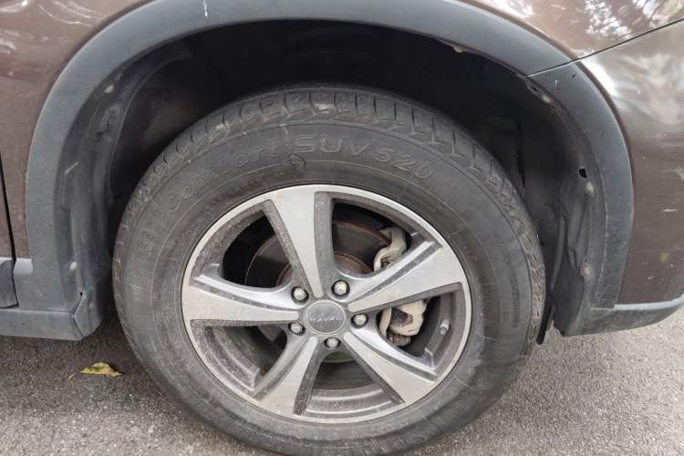 Used Haval H6 2014 Sport Version 1.5T Manual Two-Wheel Drive Elite Edition Right Front Wheel Hub