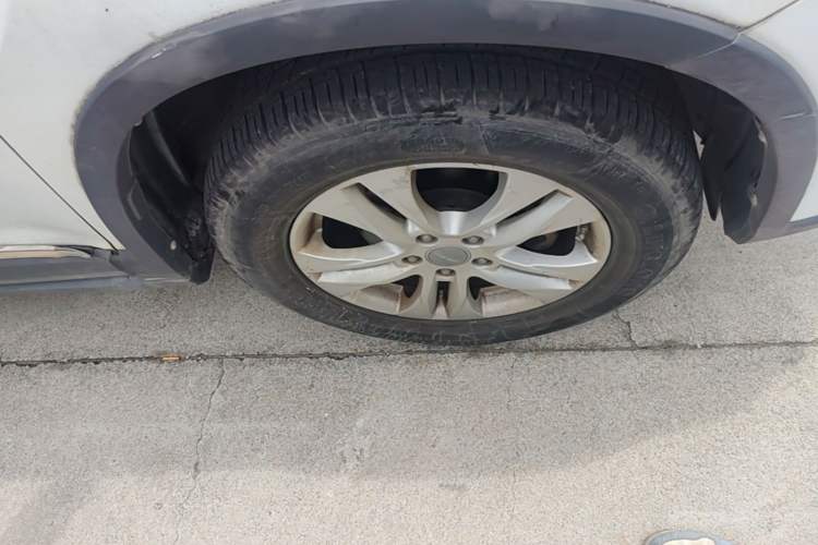 Used Haval H6 2014 Sport Edition 2.4L Automatic Elite Model Right Front Wheel Hub