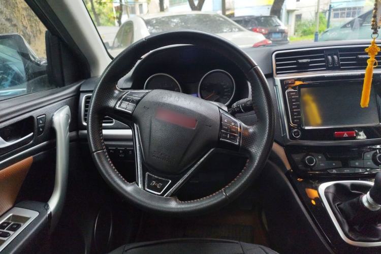 Used Haval H6 2014 Sport Version 1.5T Manual Two-Wheel Drive Elite Edition Steering Wheel