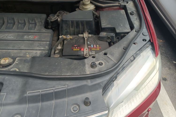 Used Haval H6 2014 Sport Version 1.5T Manual Two-Wheel Drive Elite Edition Engine Bay Left