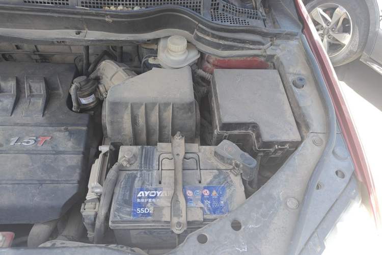 Used Haval H6 2014 Sport Version 1.5T Manual Two-Wheel Drive Elite Edition Engine Bay Left