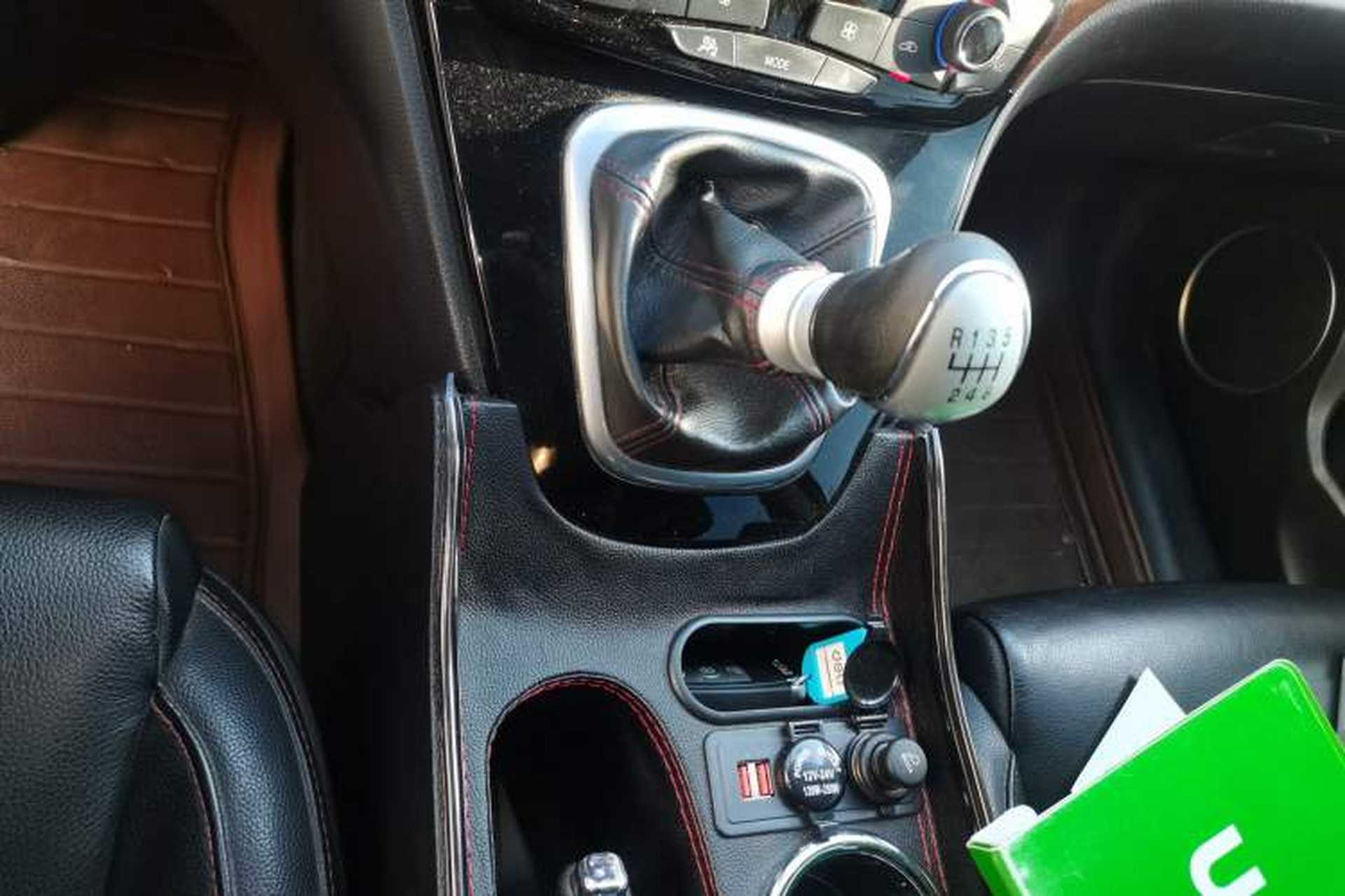 Used Haval H6 2014 Sport Version 1.5T Manual Two-Wheel Drive Elite Edition Gear Lever
