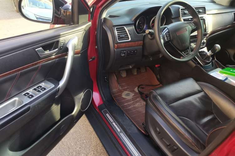 Used Haval H6 2014 Sport Version 1.5T Manual Two-Wheel Drive Elite Edition Interior 3
