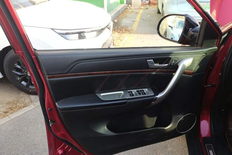 Used Haval H6 2014 Sport Version 1.5T Manual Two-Wheel Drive Elite Edition Interior 7