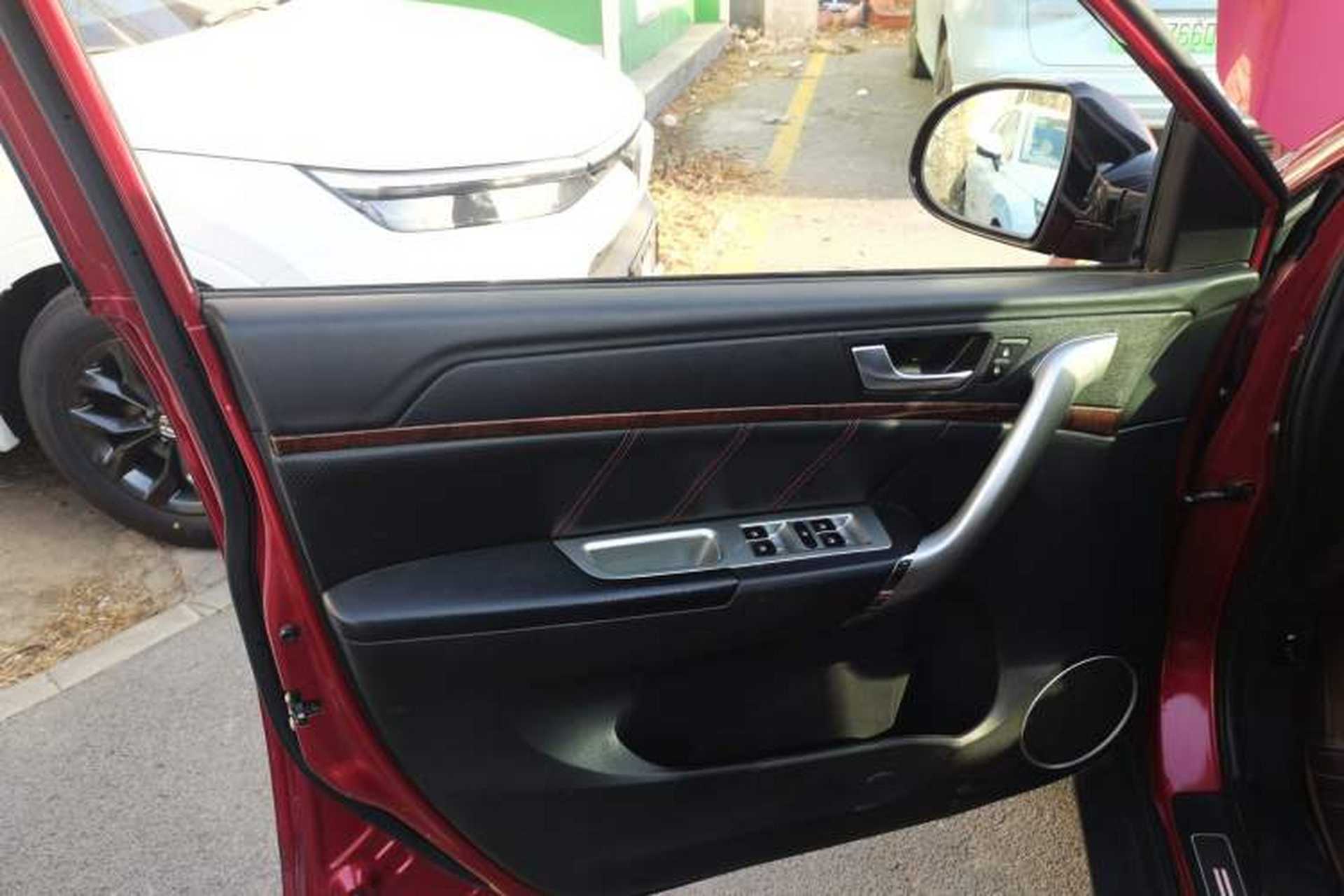 Used Haval H6 2014 Sport Version 1.5T Manual Two-Wheel Drive Elite Edition Interior 7