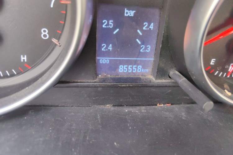 Used Haval H6 2014 Sport Version 1.5T Manual Two-Wheel Drive Elite Edition Odometer Close Up