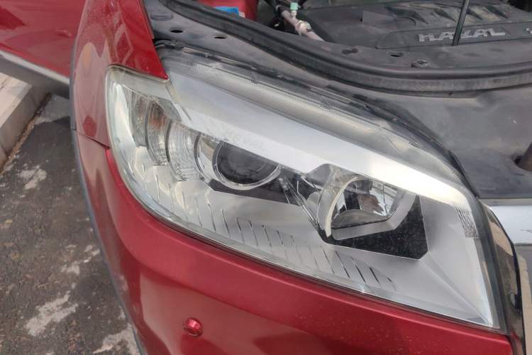 Used Haval H6 2014 Sport Version 1.5T Manual Two-Wheel Drive Elite Edition Right Front Headlight
