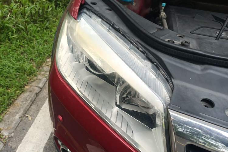 Used Haval H6 2014 Sport Version 1.5T Manual Two-Wheel Drive Elite Edition Right Front Headlight