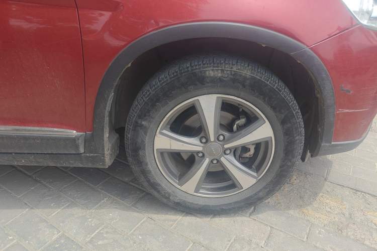 Used Haval H6 2014 Sport Version 1.5T Manual Two-Wheel Drive Elite Edition Right Front Wheel Hub