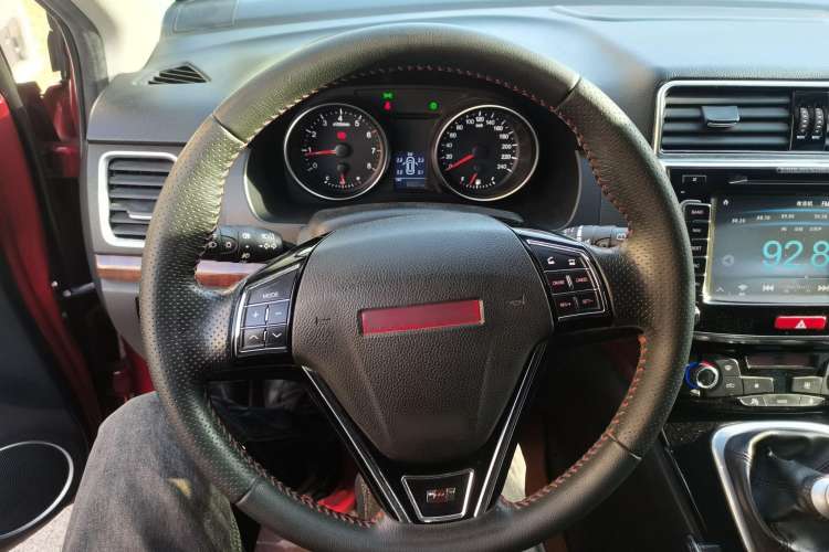 Used Haval H6 2014 Sport Version 1.5T Manual Two-Wheel Drive Elite Edition Steering Wheel