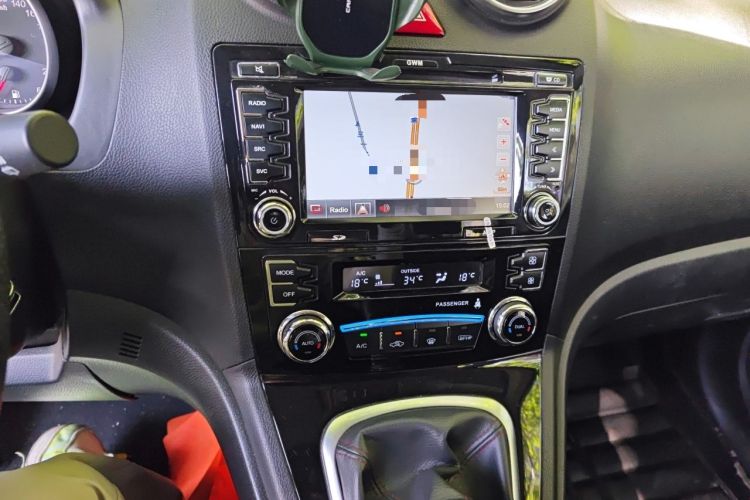 Used Haval H6 2014 Upgraded Model 1.5T Manual Two-Wheel Drive Elite Version Audio And AC Panel