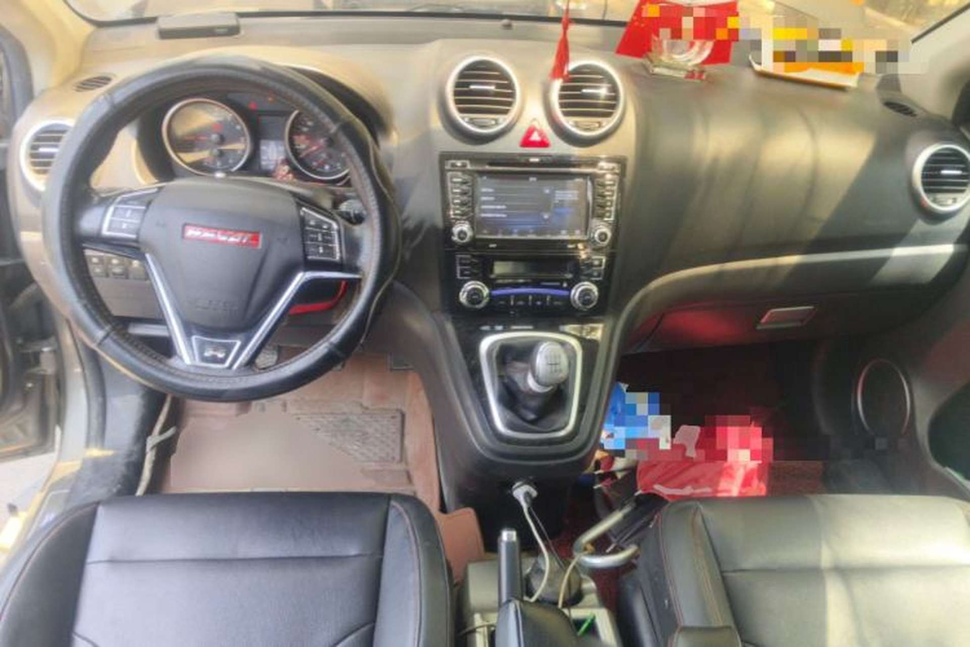 Used Haval H6 2014 Upgraded Model 1.5T Manual Two-Wheel Drive Elite Version Center Console