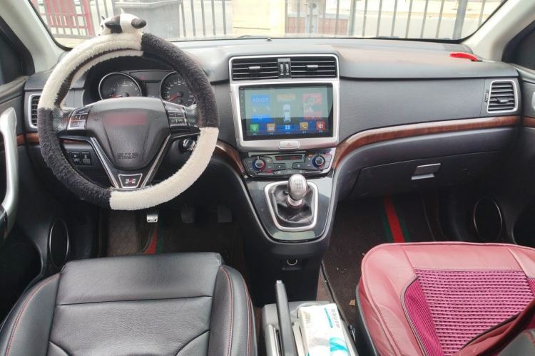 Used Haval H6 2014 Sport Version 1.5T Manual Two-Wheel Drive Elite Edition Center Console