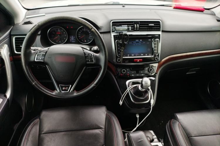 Used Haval H6 2014 Sport Version 1.5T Manual Two-Wheel Drive Elite Edition Center Console