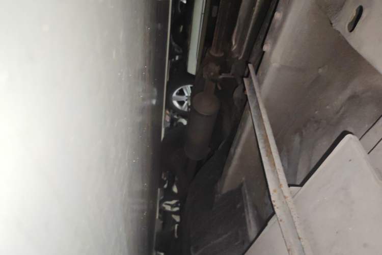 Used Haval H6 2014 Upgraded Model 1.5T Manual Two-Wheel Drive Elite Version Chassis Front Left