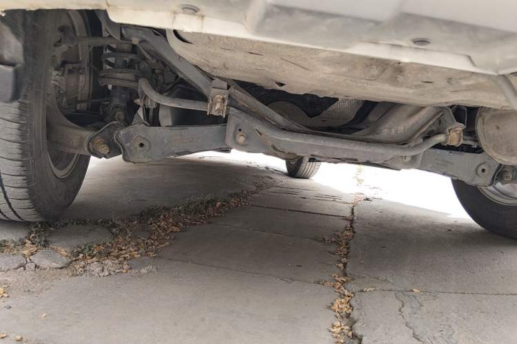 Used Haval H6 2014 Upgraded Model 1.5T Manual Two-Wheel Drive Elite Version Chassis Rear