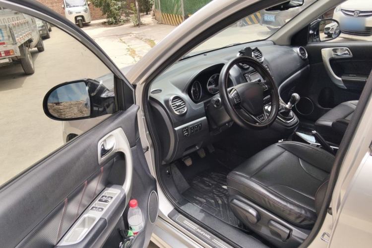 Used Haval H6 2014 Upgraded Model 1.5T Manual Two-Wheel Drive Elite Version Driver Seat
