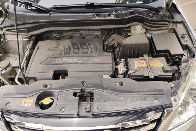 Used Haval H6 2014 Upgraded Model 1.5T Manual Two-Wheel Drive Elite Version Engine Bay