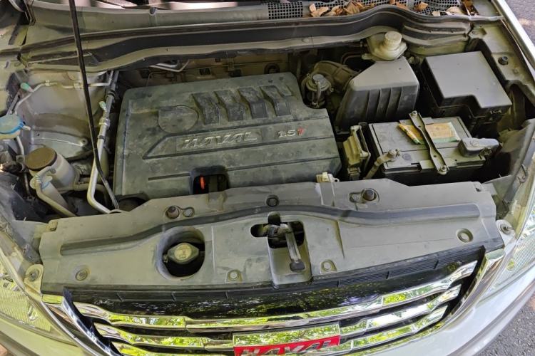 Used Haval H6 2014 Upgraded Model 1.5T Manual Two-Wheel Drive Elite Version Engine Bay