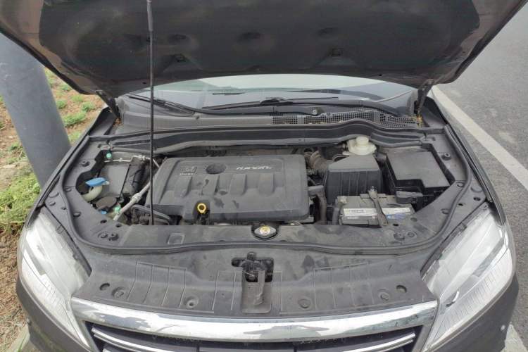Used Haval H6 2014 Sport Edition 2.0T Diesel Manual Two-Wheel Drive Prestige Model Engine Bay