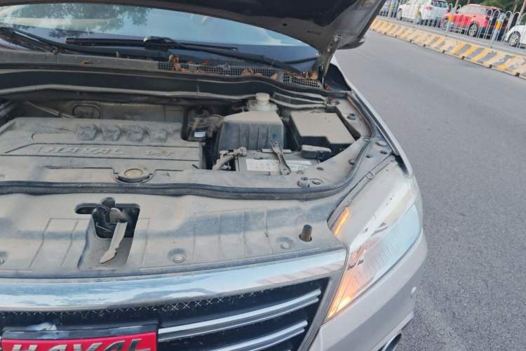 Used Haval H6 2014 Sport Version 1.5T Manual Two-Wheel Drive Elite Edition Engine Bay Left