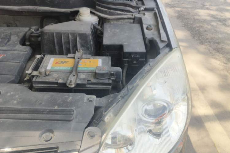 Used Haval H6 2014 Upgraded Model 1.5T Manual Two-Wheel Drive Elite Version Engine Bay Left