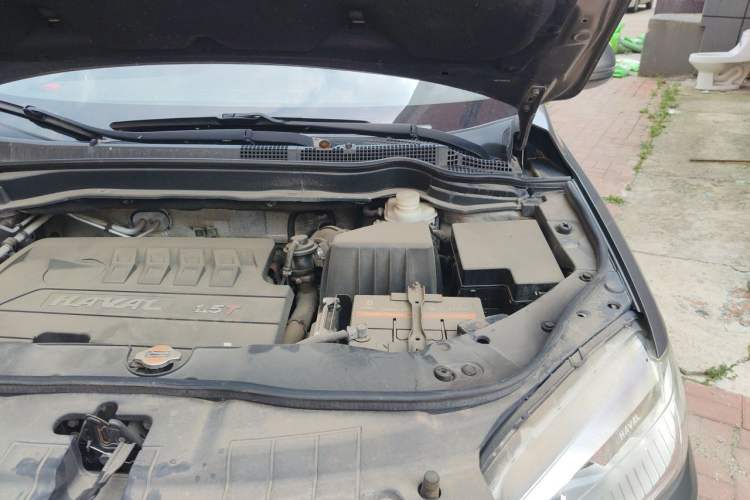 Used Haval H6 2014 Sport Version 1.5T Manual Two-Wheel Drive Elite Edition Engine Bay Left