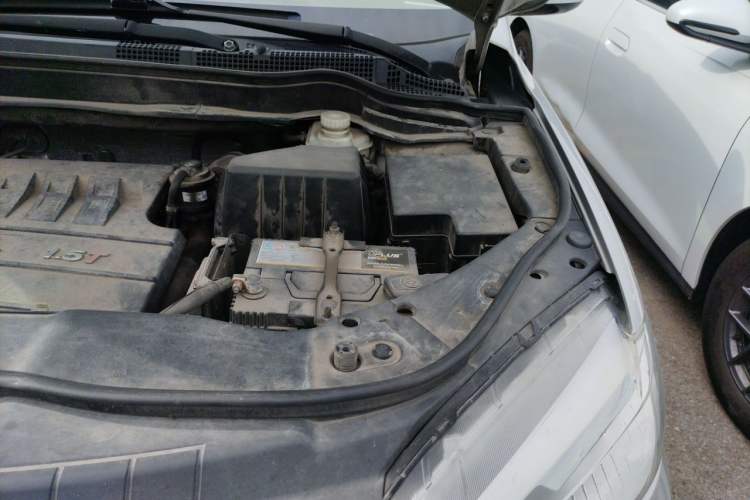 Used Haval H6 2014 Sport Version 1.5T Manual Two-Wheel Drive Elite Edition Engine Bay Left