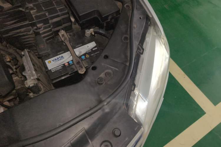 Used Haval H6 2014 Sports Edition 2.4L Automatic Prestige Model Engine Bay Left