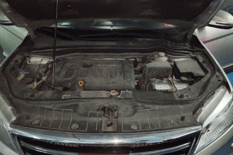 Used Haval H6 2014 Sport Edition 2.0T Diesel Manual Two-Wheel Drive Prestige Model Engine Bay