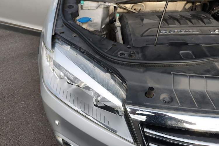 Used Haval H6 2014 Sport Version 1.5T Manual Two-Wheel Drive Elite Edition Engine Bay Right