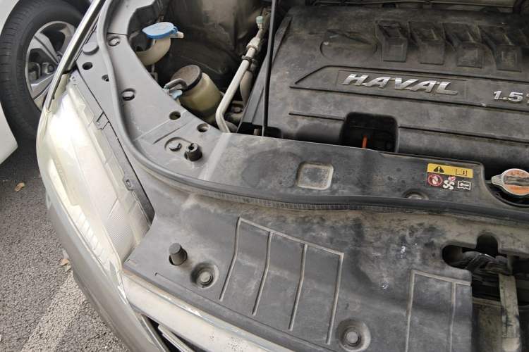 Used Haval H6 2014 Sport Version 1.5T Manual Two-Wheel Drive Elite Edition Engine Bay Right