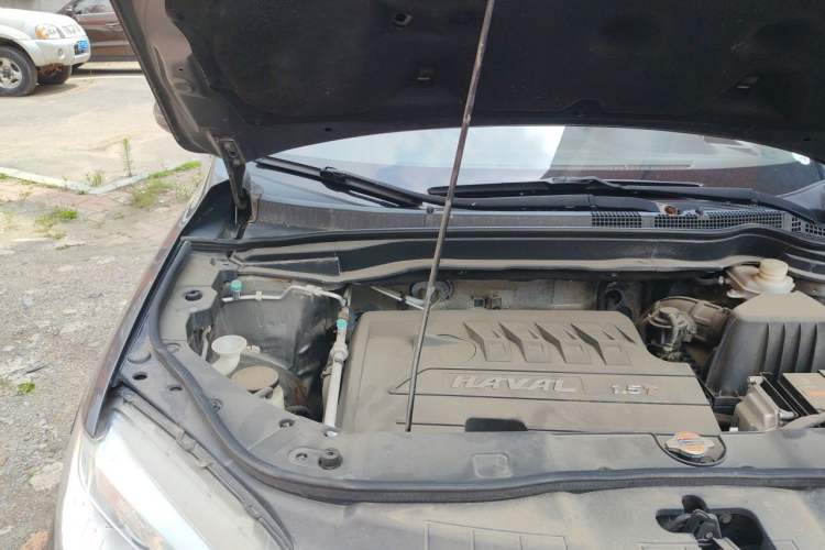 Used Haval H6 2014 Sport Version 1.5T Manual Two-Wheel Drive Elite Edition Engine Bay Right