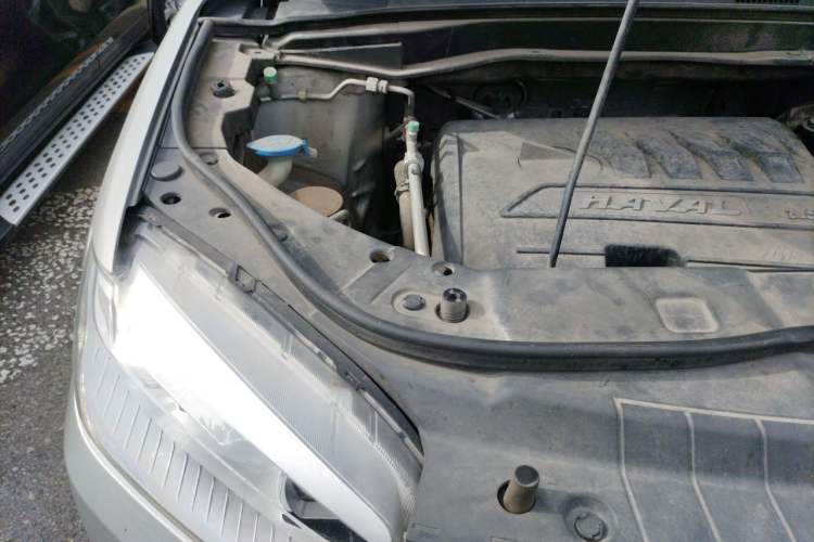 Used Haval H6 2014 Sport Version 1.5T Manual Two-Wheel Drive Elite Edition Engine Bay Right