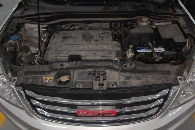 Used Haval H6 2014 Upgraded Model 1.5T Manual Two-Wheel Drive Elite Version Engine Bay