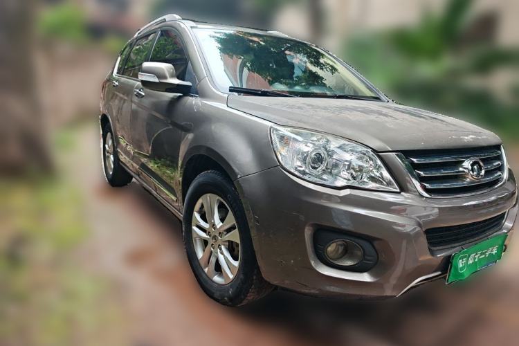Used Haval H6 2014 Upgraded Model 2.0T Diesel Manual Two-Wheel Drive Urban Version Front Right 45 Deg
