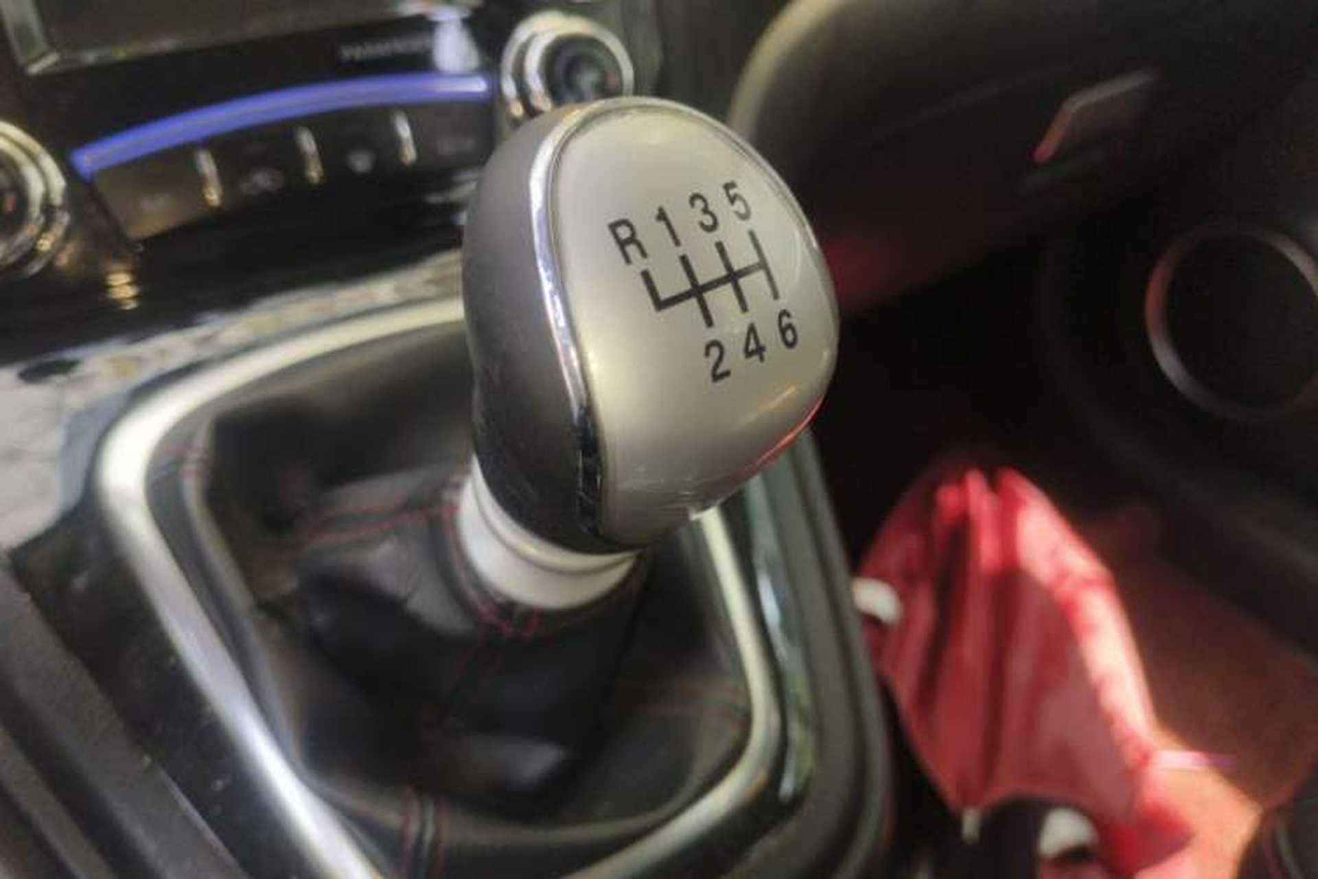 Used Haval H6 2014 Upgraded Model 1.5T Manual Two-Wheel Drive Elite Version Gear Lever