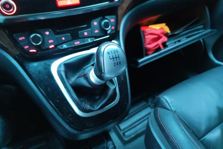 Used Haval H6 2014 Sport Version 1.5T Manual Two-Wheel Drive Elite Edition Gear Lever