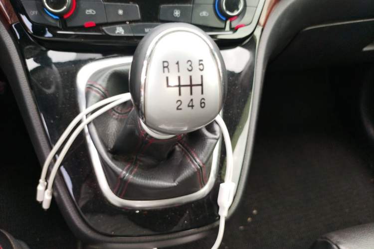 Used Haval H6 2014 Sport Version 1.5T Manual Two-Wheel Drive Elite Edition Gear Lever