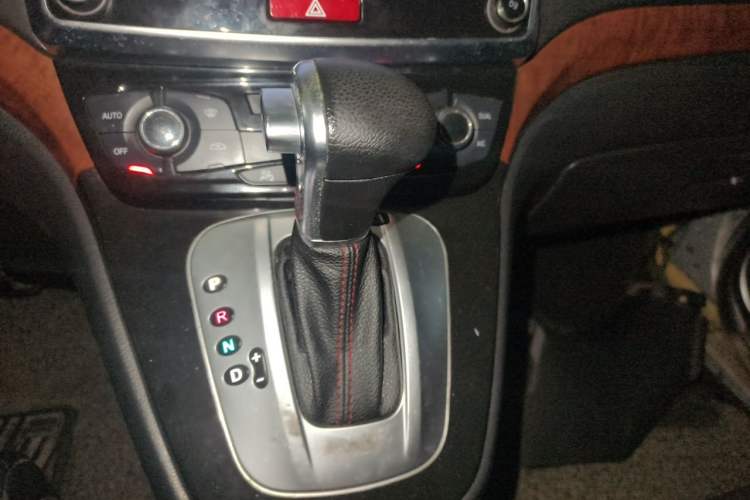 Used Haval H6 2014 Sports Edition 2.4L Automatic Prestige Model Gear Lever