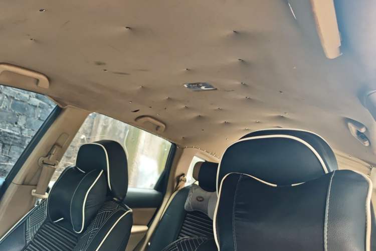 Used Haval H6 2014 Upgraded Model 2.0T Diesel Manual Two-Wheel Drive Urban Version Headliner