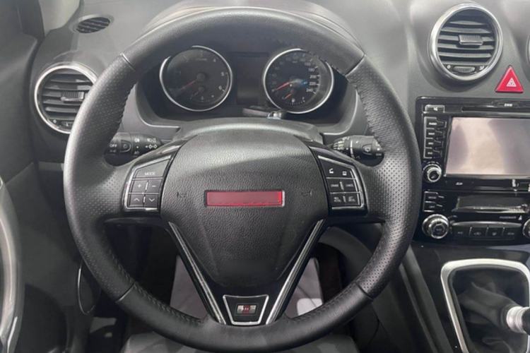 Used Haval H6 2014 Upgraded Model 2.0T Diesel Manual 4x4 Prestige Version Interior 1