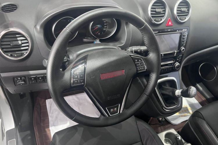 Used Haval H6 2014 Upgraded Model 2.0T Diesel Manual 4x4 Prestige Version Interior 2